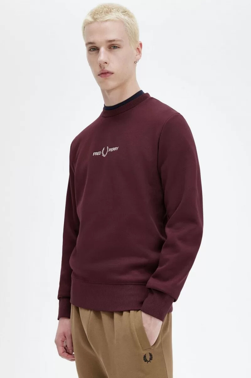 sudadera fred perry bordada para hombre color sangre de buey