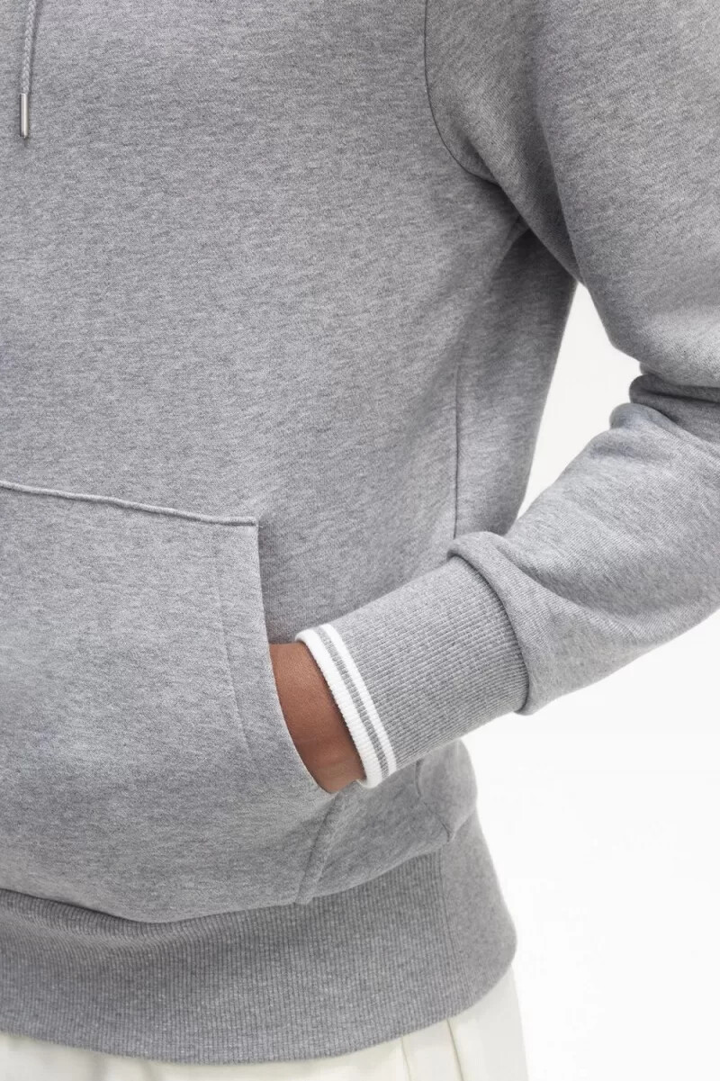sudadera con capucha y ribete de fred perry para hombre color gris